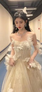 ​鞠婧祎为什么被称为四千年美女？