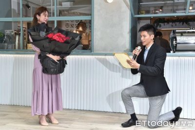 ​蔡允洁助理男友520浪漫求婚！她当场喷泪：为什么要娶我