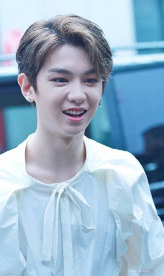 内地新星黄明昊