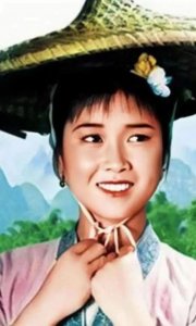 ​黄婉秋:17岁演“刘三姐”一举成名，和小6岁丈夫51年感情不变