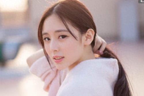 才艺美女程熙媛，精通钢琴琵琶古琴和音乐