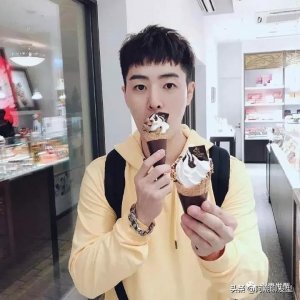 ​00后的你理发只会“两边铲短”？20款时尚男生发型参考