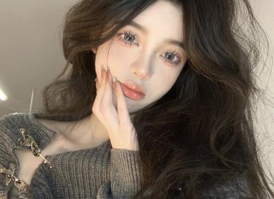 ​如何安慰女友在肚子疼和吵架后的情绪？