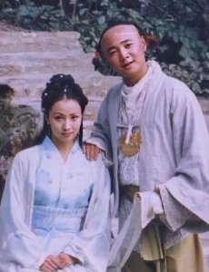 ​徐峥陶虹夫妻关系揭秘：开放式生活与光头形象的背后故事