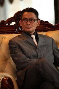 ​景岗山：成名前有父母指导，做演员资源丰富，却为何沦落至此？