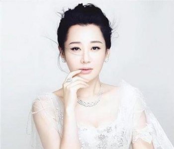 ​许晴55岁依旧美丽动人，演艺传奇再绽光彩