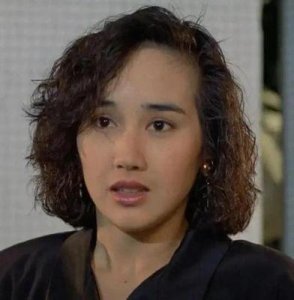 ​职场争斗与爱情游戏：星彩的逆袭之路