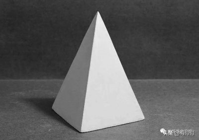 ​四棱锥结构素描作画步骤