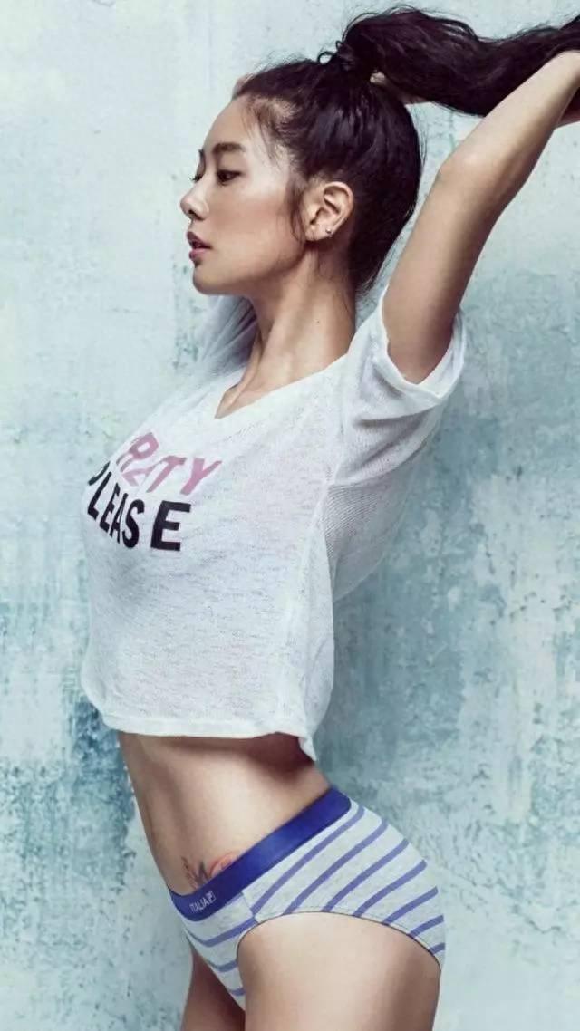 电影情圣里面的韩国女明星李成敏，百般妩媚，性感妖娆