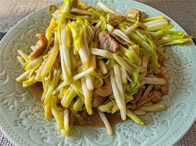 ​每日一个菜谱分享：蒜黄炒肉的家常做法