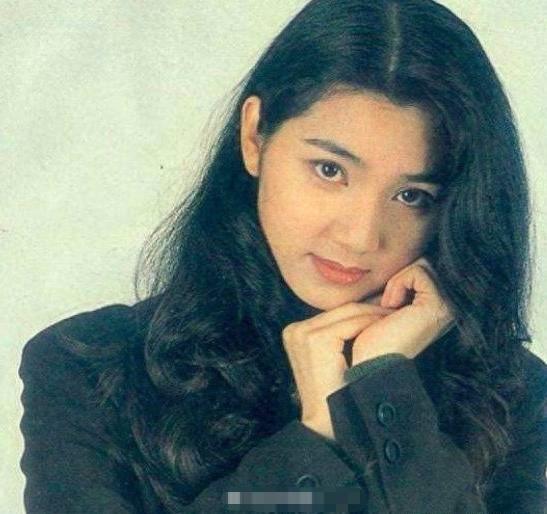 洪欣旧照曝光，年轻时的洪欣竟然这么漂亮，网友：像仙女！
