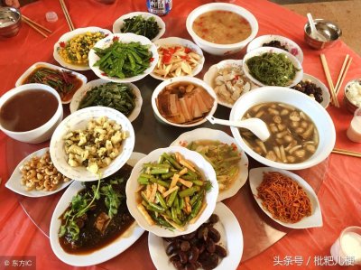 ​除夕到了，家家户户吃年夜饭，你知道年夜饭的来历吗？