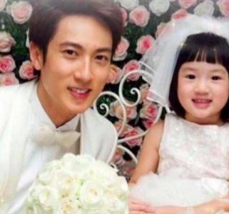 ​吴尊女儿华丽蜕变，亭亭玉立气质极佳，当公主养却没公主病