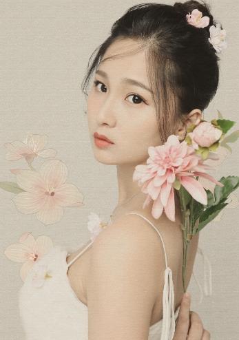 戚蓝尹外貌甜美可爱,气质赢得很高人气,善良个性受万千宅男喜爱