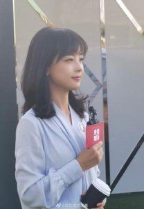 ​央视「最美女记者」真实颜值曝光！零修图照片惊艳陆网：又恋爱了