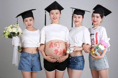 空姐准妈妈拍大肚毕业照走红 大家称她“人生赢家”