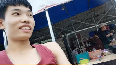​鲨鱼直播生活日常，场面一度尴尬，粉丝惊呼简直就像是看到我本人