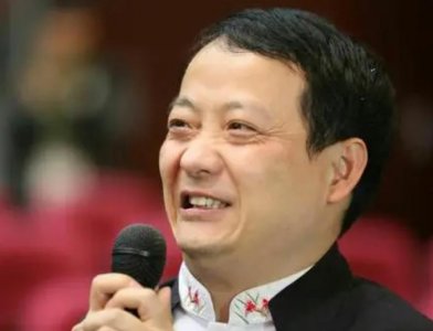 ​崔万志：从残疾人到千万富翁，他不抱怨，靠自己创业