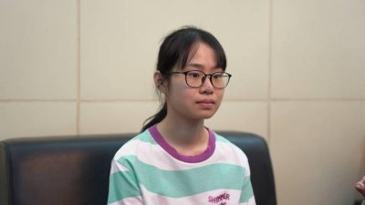 ​四川文科676分涂婳：高中不补课、喜欢看书，第一名的特质她都有