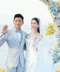 ​时隔多年，刘诗诗终于生下一男孩，虽然你们相差17岁，但是很般配