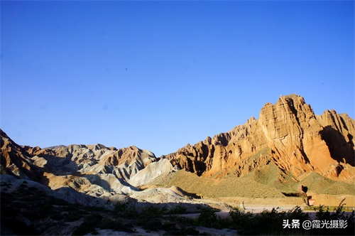 “高原小江南”贵德国家地质公园,黄河倒映的丹霞风光