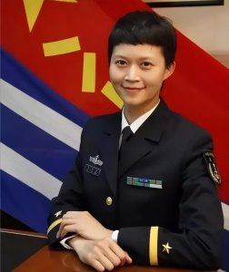 ​美女博士韦慧晓：拒绝华为百万年薪，由环球小姐变身首位女舰长