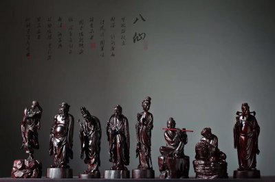 ​八仙塑像图