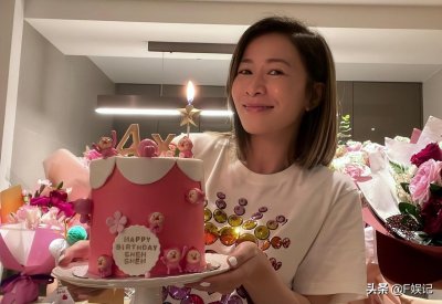 ​佘诗曼晒迟来的生日合影 除了闺蜜七魔女，还有欧阳震华谢天华等