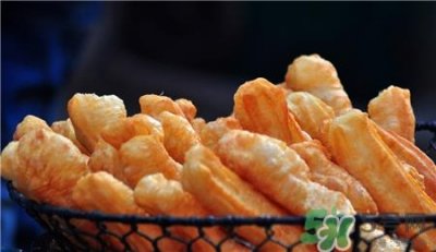 ​油条为什么要两根一起炸?油条怎么做好吃又松软