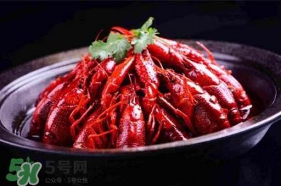 ​吃小龙虾可以吃菠萝吗？小龙虾和菠萝能一起吃吗？