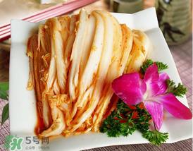 腌白菜放多少盐?腌白菜放盐比例 腌白菜放多少盐?腌白菜放盐比例