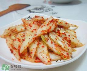腌白菜放多少盐?腌白菜放盐比例 腌白菜放多少盐?腌白菜放盐比例