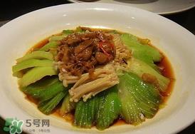 荠菜和金针菇能一起吃吗?荠菜能和金针菇一起炒吗? 荠菜和金针菇能一起吃吗?荠菜能和金针菇一起炒吗?