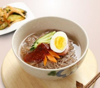 ​圃美多韩式荞麦冷面 吃一口就会爱上的清凉美味