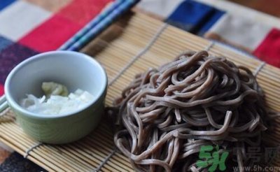 ​荞麦怎么做成面条？荞麦面条怎么做好吃？