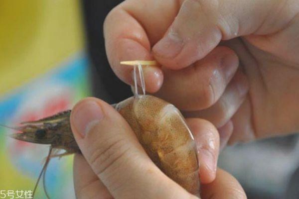 基围虾有几条虾线 虾有两条虾线吗 基围虾有几条虾线 虾有两条虾线吗