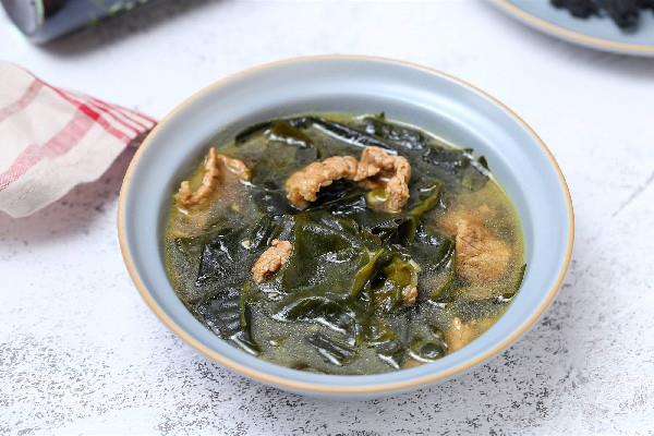 裙带菜生吃会中毒嘛 裙带菜生吃还是熟吃 裙带菜生吃会中毒嘛 裙带菜生吃还是熟吃