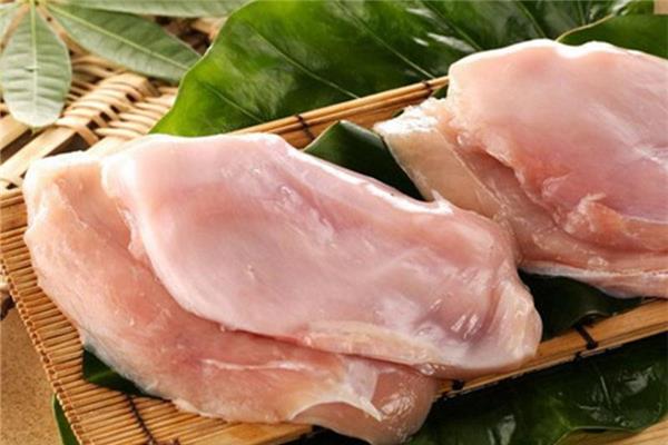 鸡胸肉吃多少合适 鸡胸肉吃多了会胖吗 鸡胸肉吃多少合适 鸡胸肉吃多了会胖吗