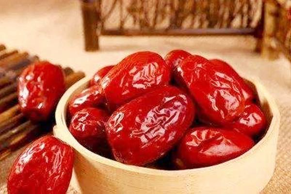 西域美农红枣减肥期间能吃吗 西域美农红枣有酒味还能吃吗 西域美农红枣减肥期间能吃吗 西域美农红枣有酒味还能吃吗