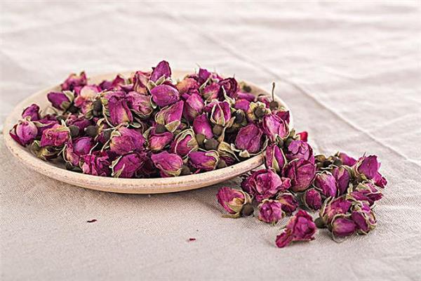 玫瑰花可以降火吗 玫瑰花茶是寒性茶吗 玫瑰花可以降火吗 玫瑰花茶是寒性茶吗
