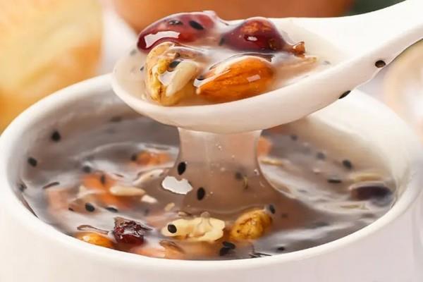 藕粉结块了还能吃吗 藕粉结块怎么补救