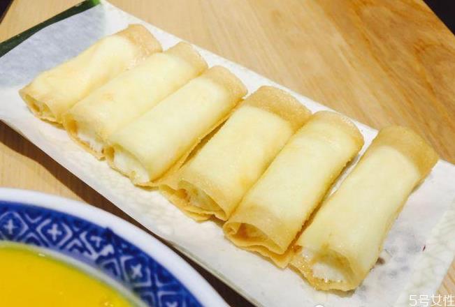 炸牛奶可以用面粉吗 炸东西不用淀粉用面粉可以吗 炸牛奶可以用面粉吗 炸东西不用淀粉用面粉可以吗