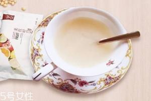 代餐粉可以当饭吃吗 吃代餐粉的最佳时间 代餐粉可以当饭吃吗 吃代餐粉的最佳时间
