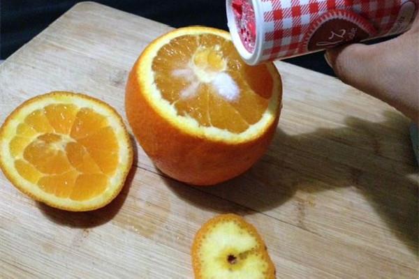 盐蒸橙子是热吃还是凉吃 盐蒸橙子怎么这么苦 盐蒸橙子是热吃还是凉吃 盐蒸橙子怎么这么苦