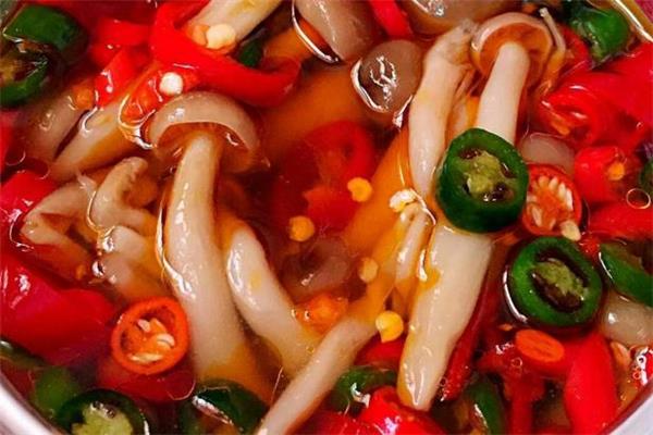 蟹味菇有点苦怎么回事 蟹味菇发苦能吃吗 蟹味菇有点苦怎么回事 蟹味菇发苦能吃吗
