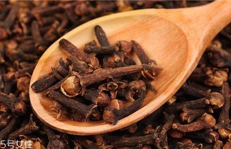 丁香茶可以长期喝吗 丁香茶长期喝有无副作用 丁香茶可以长期喝吗 丁香茶长期喝有无副作用