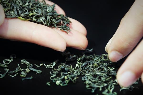 绿茶是清茶吗 是两个类别 绿茶是清茶吗 是两个类别