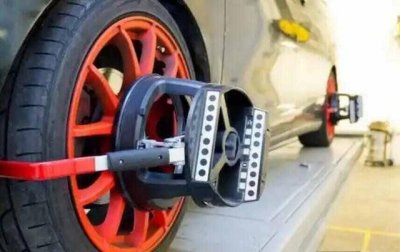 ​汽车做四轮定位多少钱一次？小轿车四轮定位多少钱