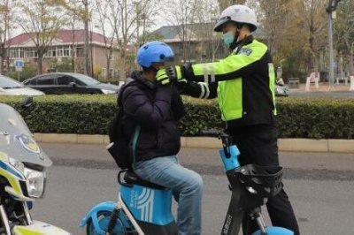 ​电动车需要戴头盔吗