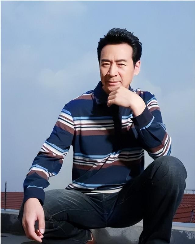 寇振海演的电视剧（著名演员寇振海年过半百再做父亲）